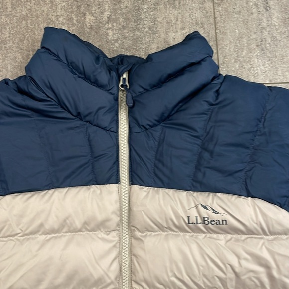 LL Bean 650 Fill Fleece Lined Colorblock Down Puffer Jacket - Picture 2 of 5